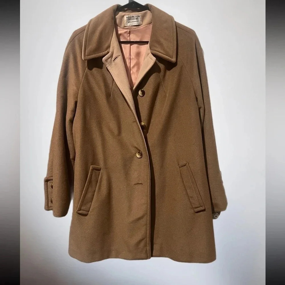 Wellington Fashions‎ Camel Tan Vintage
Women's Trench Coat